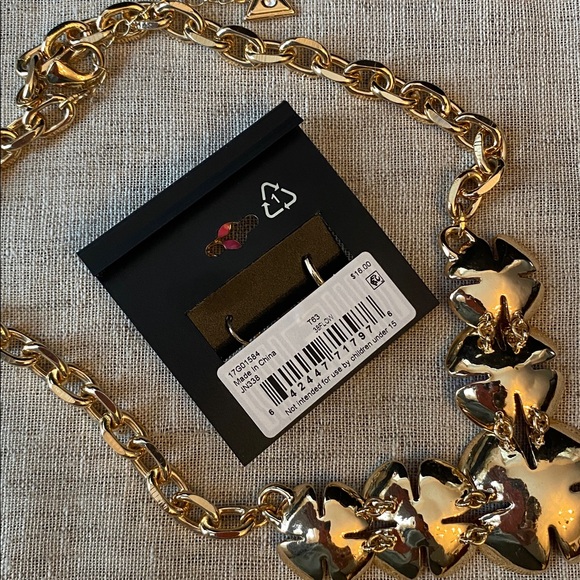 Guess Necklace Pink Blossoms Crystals & Napier floral leaver back earrings - Picture 5 of 5